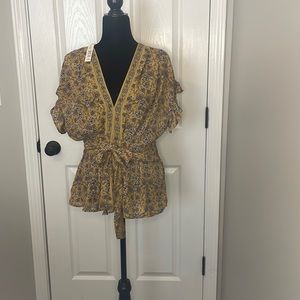 Max Studio Women Top Gold with Blue Print, NWT,Large,